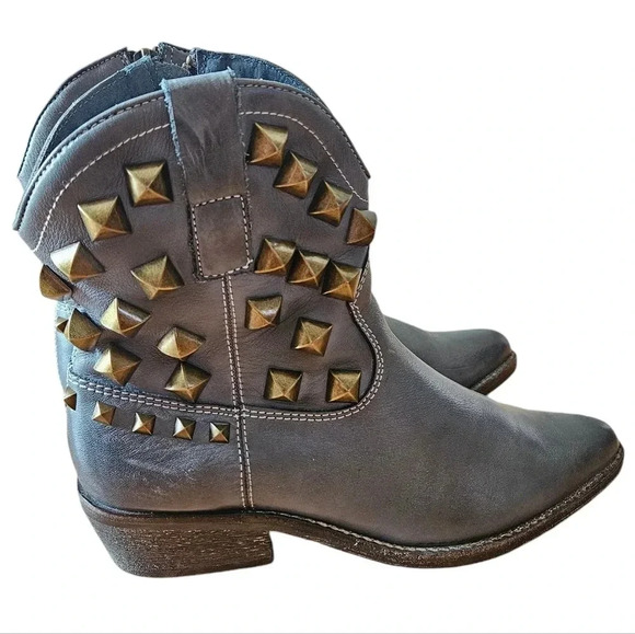 ZIGIny Shes Tuff Cookie Studded Boho Western  Cowboy Rodeo Ankle Boots Size 6. - Picture 2 of 13